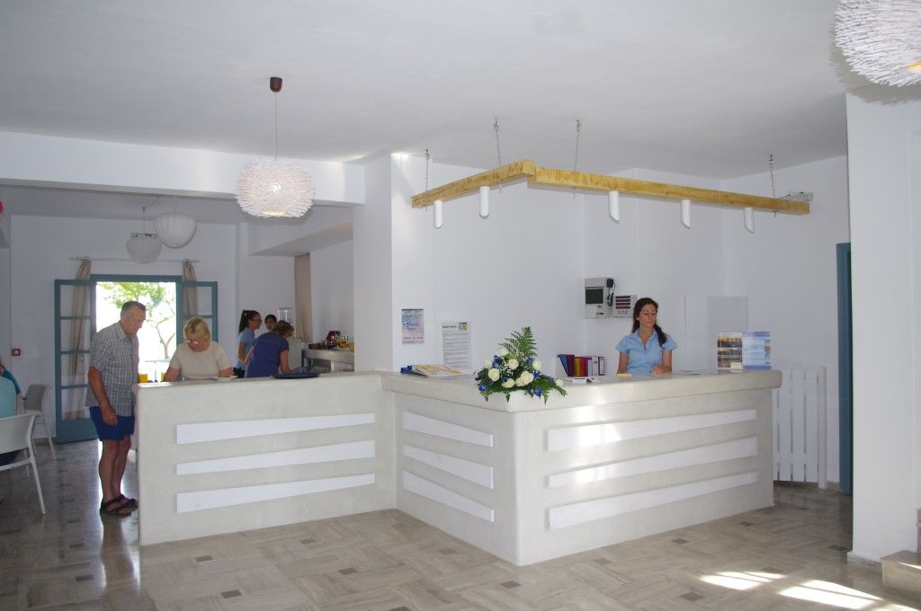 Iris Boutique Hotel Kamari  Ngoại thất bức ảnh