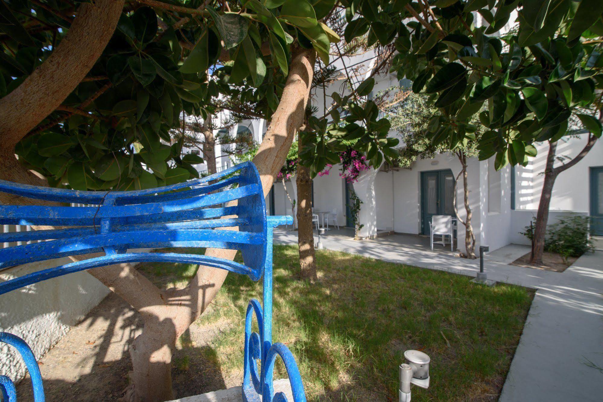 Iris Boutique Hotel Kamari  Ngoại thất bức ảnh