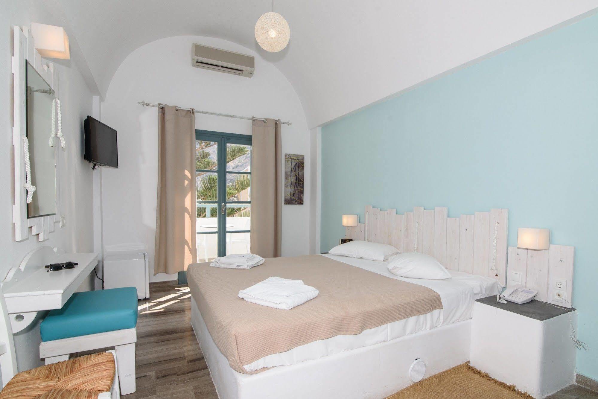 Iris Boutique Hotel Kamari  Ngoại thất bức ảnh