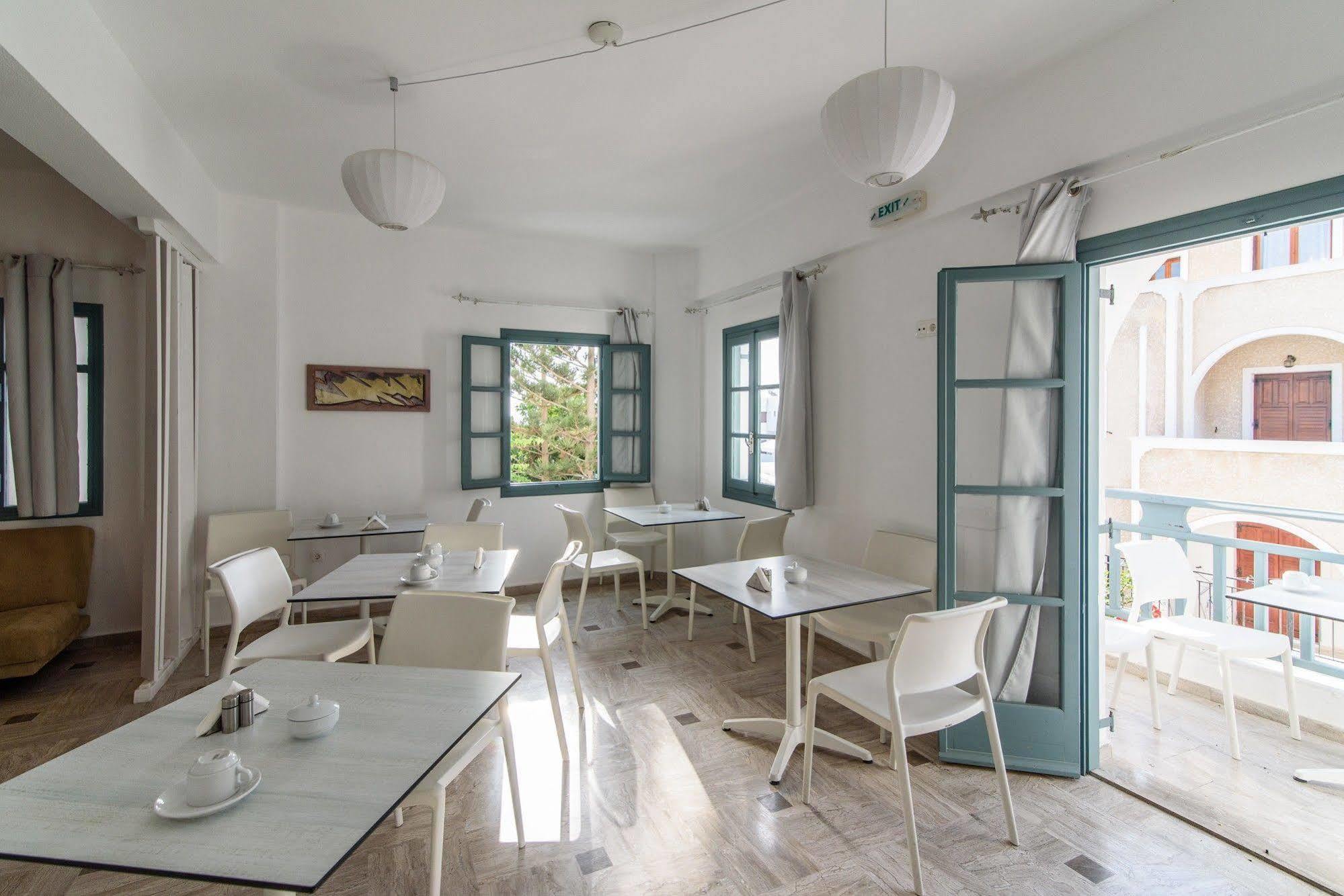 Iris Boutique Hotel Kamari  Ngoại thất bức ảnh