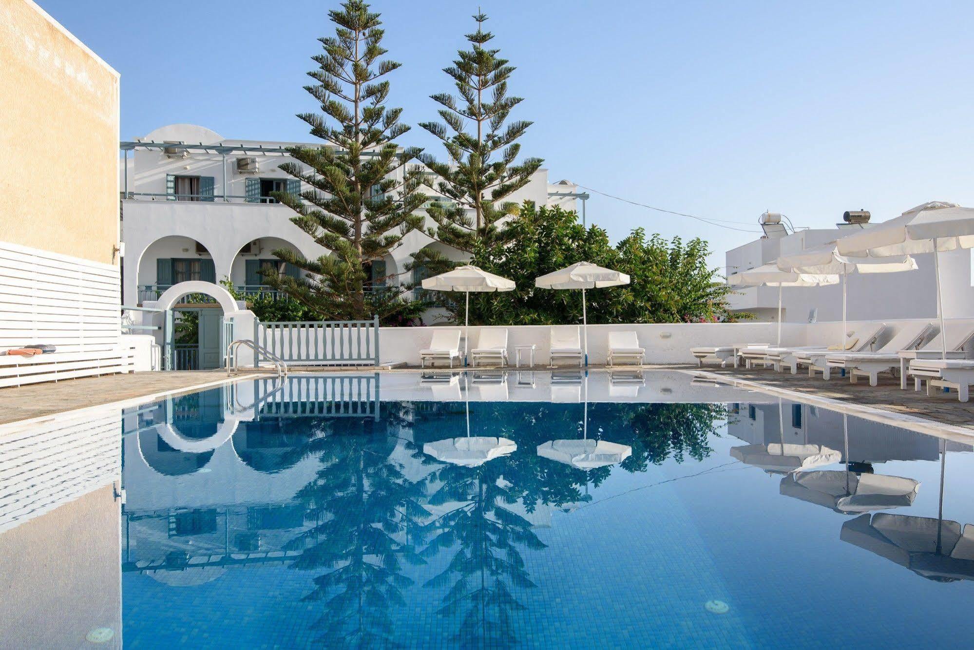 Iris Boutique Hotel Kamari  Ngoại thất bức ảnh
